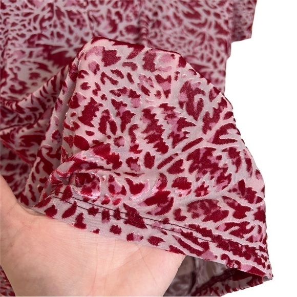 Free People We the Free Burnout Velvet Oversized Neo Punk Animal Top Size Medium - Picture 4 of 8